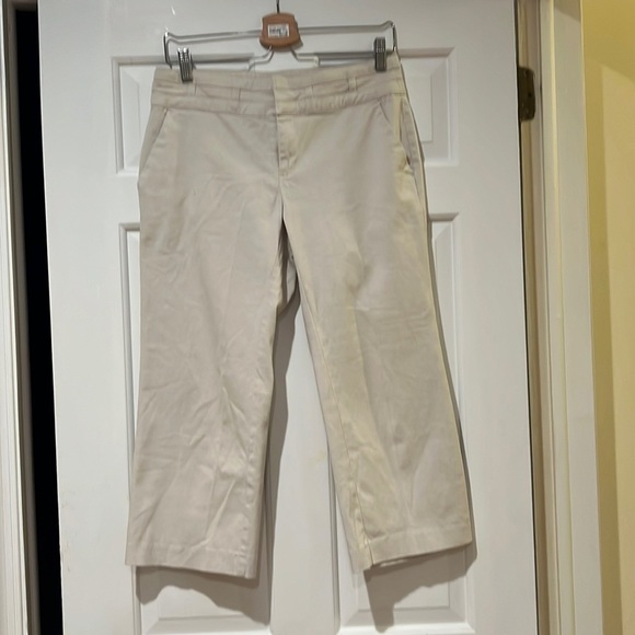Mid rise Cropped Khaki Pants - Picture 1 of 6